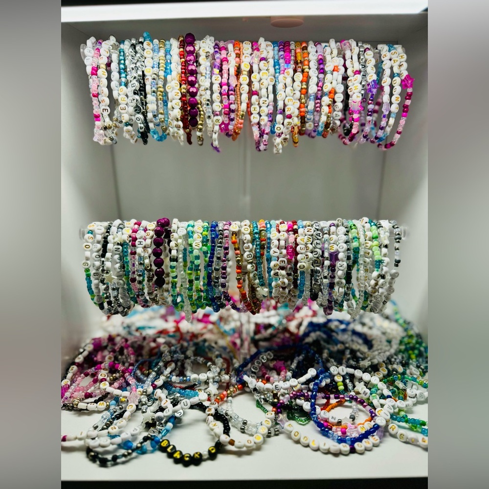 Taylor Swift Friendship Bracelets